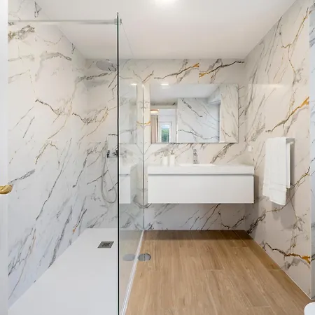 Villa Ourmadeira - *